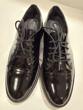 Rockport Black Patent Leather Lace-Up Oxfords - size 6.5 women’s